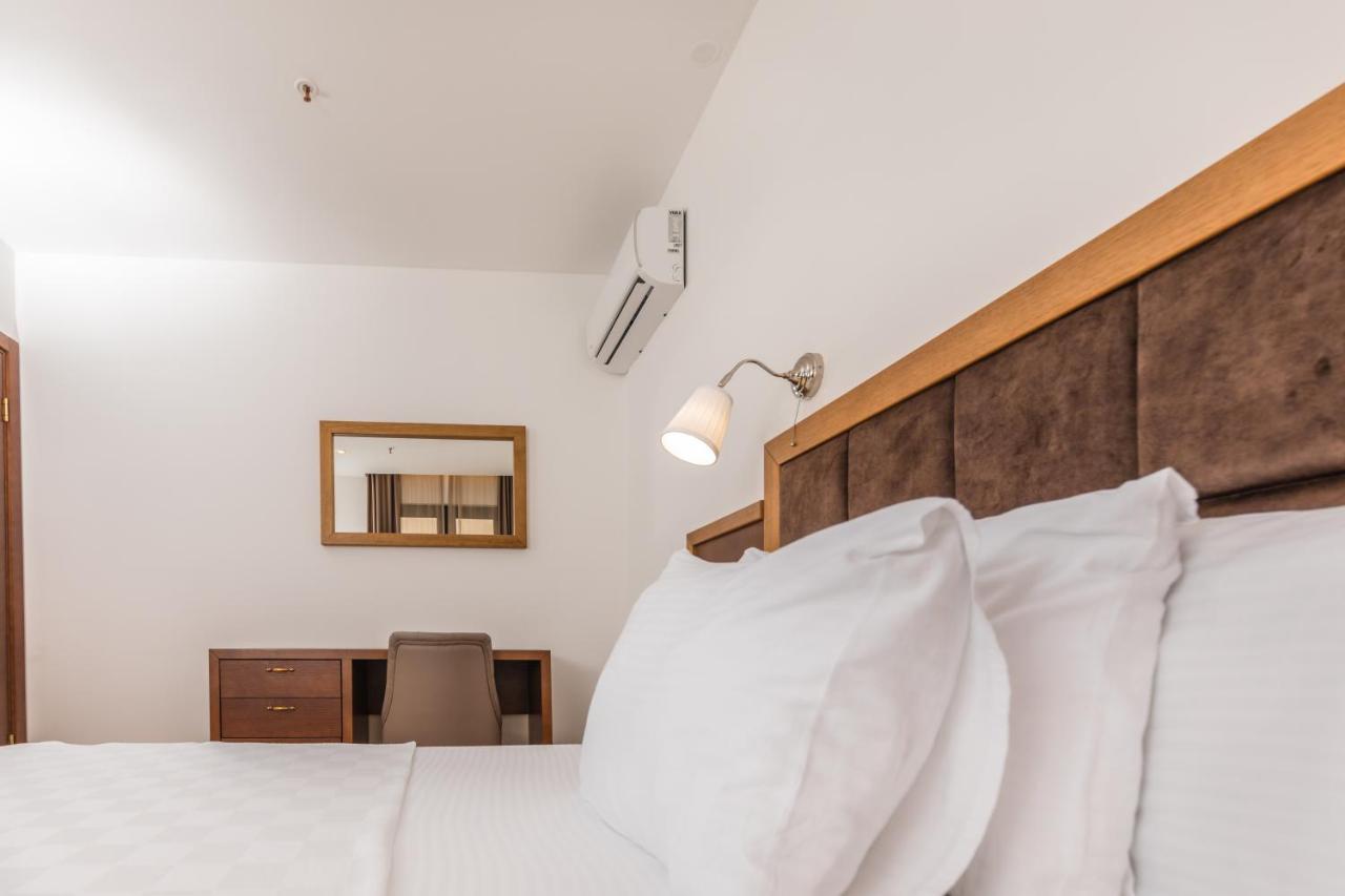 Hotel Plaza Lucice Petrovac Dış mekan fotoğraf