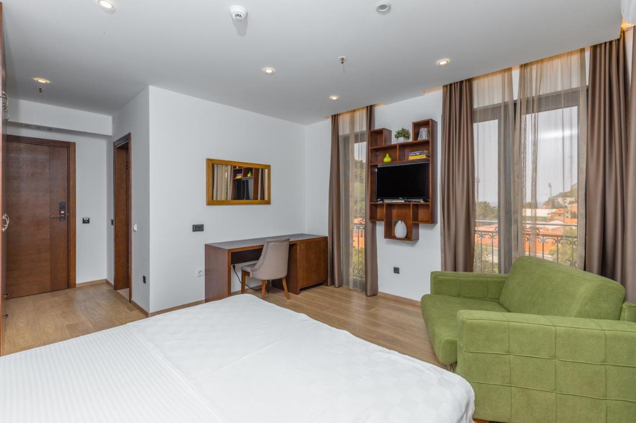 Hotel Plaza Lucice Petrovac Dış mekan fotoğraf